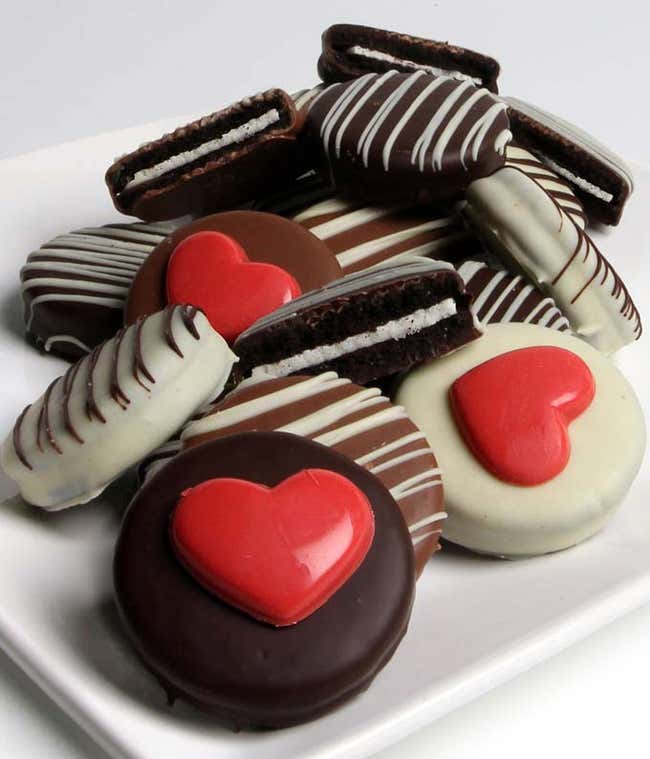 Valentine's Day Chocolate Covered Oreos 